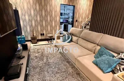 Sobrado com 3 dormitórios, área gourmet com hidromassagem e vaga para 2 carros