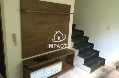 Sobrado em condomínio fechado mobiliado, com 2 dormitórios e 1 vaga à venda