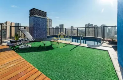 Aconchegante cobertura de 911m², sendo 1 apto por andar, triplex com elevador interno conectando os pavimentos.