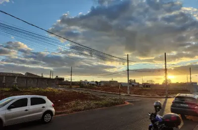 Casa com 2 quartos à venda na Rua Euripedes Carlos Bruneli, 0, Loteamento Monte Hebron, Uberlândia