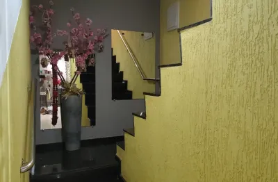 Casa , sobrado bairro dona zulmira colado com o jardim patrícia. ótima residência