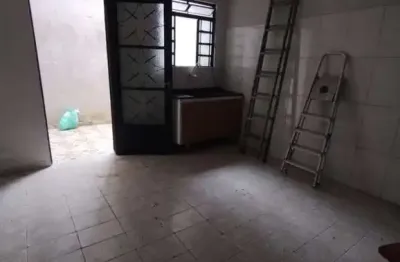 Sobrado para Locação em São Paulo, Jardim Guanhembu, 1 dormitório, 1 banheiro, 1 vaga