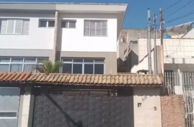 Sobrado 3 quartos (sendo 1 suíte) com 3 vaga à venda R$: 740.000,00   À 600 metros do McDonald´s Avenida João XXIII – Jardim Piqueroby)  Próximo terminal de ônibus Carrão – Avenida Rio das Pedras