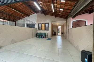 Casa individual 2 dormitórios à venda 300 metros da praia no bairro maracanã em praia grande sp