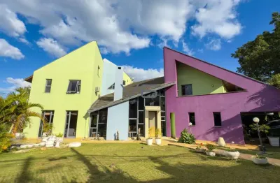 Casa com  624 m² privativos, 5 quartos, 3 suítes, 4 vagas de garagem, no mercês, curitiba-pr