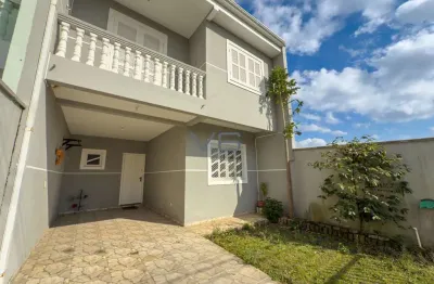 Casa sobrado com 3 quartos, 1 suíte, 3 vagas de garagem, 147m² privativos, no boqueirão, curitiba-pr.