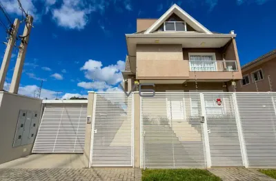 Sobrado em condomínio com 3 quartos, 1 suíte, 2 vagas de garagem, 185,61m² privativos, em santa felicidade, curitiba-pr.