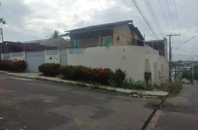Linda casa para locação no Parque 10- Excelente para comércio
