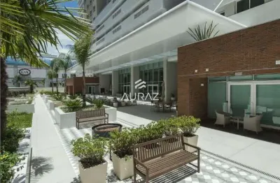 Apartamento em frente ao shopping – 2 quartos, mobiliado, sacada  e muito lazer