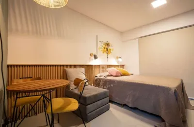 Studio mobiliado e decorado no centro de curitiba – pronto para morar ou investir!