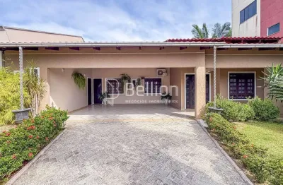 Casa com piscina e vista para a ponte dos arcos, no carijós em indaial