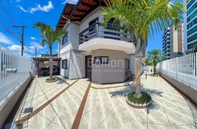 Casa alto padrão com infraestrutura completa em indaial