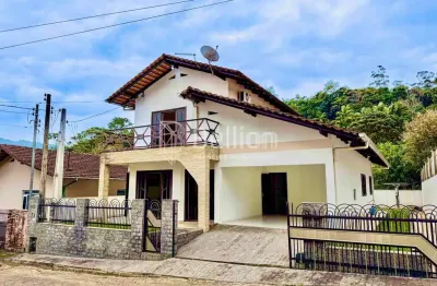 Casa mobiliada e com suíte exclusiva no 2° andar em rodeio