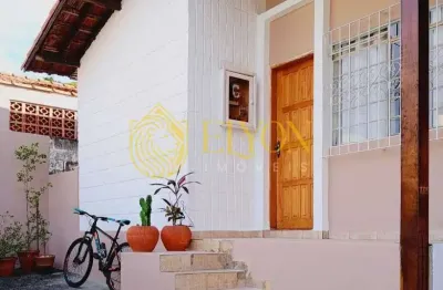 Casa com 3 quartos à venda no Jardim Padroeira, Guaratinguetá 