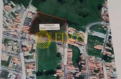 Terreno à venda no Centro, Lorena 