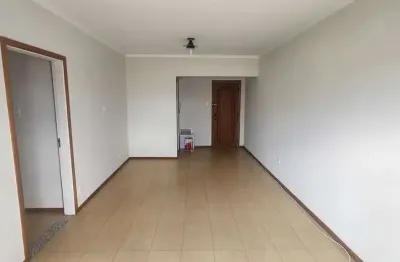 Apartamento com 3 quartos para alugar no Centro, Guaratinguetá 