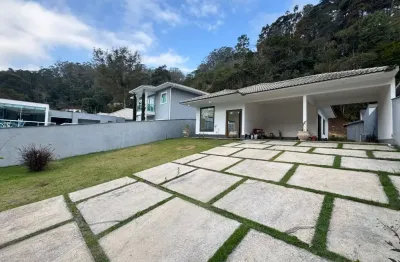 Linda casa linear estilo clean 3 quartos no quebra frascos teresópolis-rj !!
