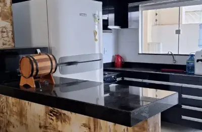 Oportunidade rara na avenida — apartamento térreo 2/4 mobiliado e sem taxa de condomínio!