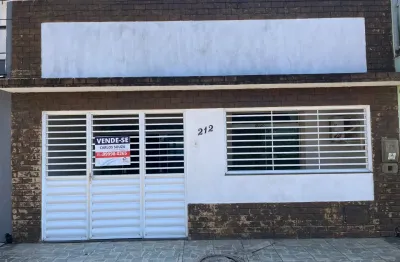 Uma linda casa espaçosa e ventilada localizada  na zona de ilheus bahia