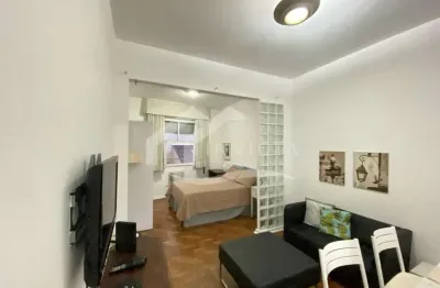 Maravilhoso conjugado reformado em rua nobre de copacabana !!!