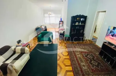 Maravilhoso apartamento de três quartos em excelente ponto de copacabana!!!!!!!