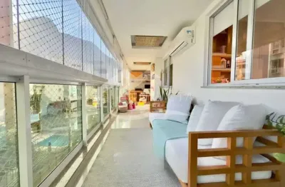 3 quartos com uma extensa varanda em rua silenciosa na lagoa!!!