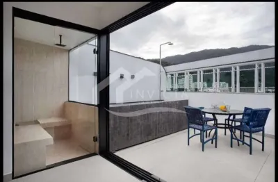 Cobertura à venda no leblon com 2 quartos e 141m²! espaço, conforto e localização privilegiada.