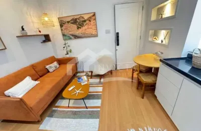 Sua oportunidade de investimento de quarto e sala reformado no quadrilátero do charme é agora!