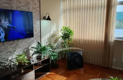 Incrível 3 quartos com vaga na escritura a uma quadra da praia de ipanema