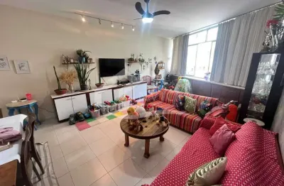 Excelente apartamento com 3 quartos com suite, dependência completa, 1 vaga na escritura, andar alto e bem silencio. numa area nobre em copacabana!