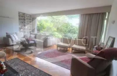 Maravilhoso Apartamento de Luxo Sala ampla com vista livre para a praça do Bairro Peixoto