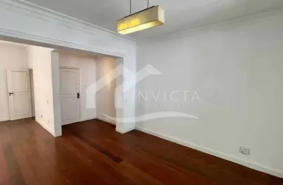 Apartamento amplo com 3 quartos, varanda e vaga no coração de Copacabana . Posto 4