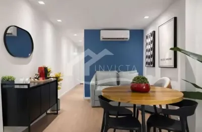 Excelente conjugado na quadra da praia próximo ao Copacabana palace