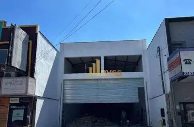 Excelente galpão com 300 m² de loja térrea, mezanino de 150 m², 03 banheiros e 4 vagas estacionamento