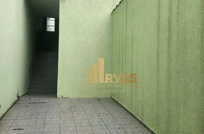 Casa com 2 dormitórios, 1 suíte,  ampla sala, copa e cozinha, quintal e 1 vaga