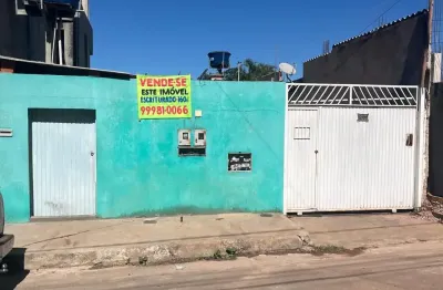 Casa a venda 2 quartos escriturada qd 4  varjão - df
