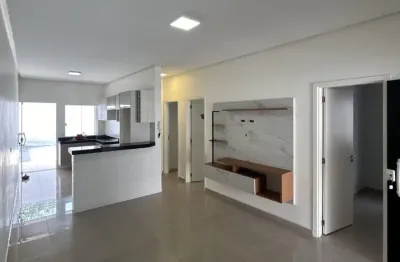 Linda casa à venda no jardim das oliveiras, pronta pra ser seu novo lar!