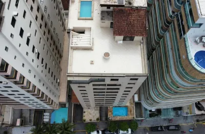Cobertura duplex à venda com  3 quartos 1 suíte 2 vagas a 150 metros da praia