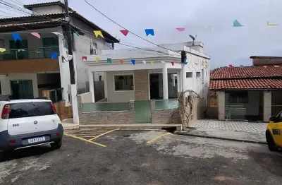 Alugo excelente casa em itapuã proximo a paralelar$3000