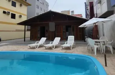 Casa com 4 quartos para alugar na Rua Das Garoupas, Praia de Palmas, Governador Celso Ramos
