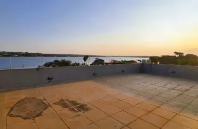 Prédio comercial de 4 pavimentos — à beira do lago sul, ao lado da ponte jk!