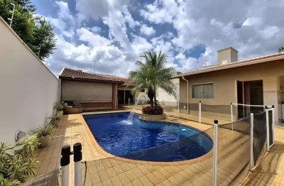 Casa à venda, aterrado em mogi mirim sp, lazer com piscina