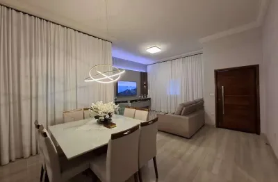 Casa com 3 quartos à venda na Rua Júlio Monteiro da Rocha, 150, Jardim Regina, Mogi Mirim