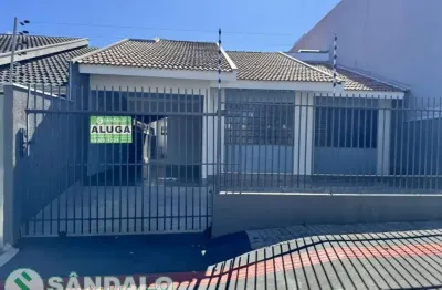 Casa com 3 quartos para alugar por r$ 2500.00, 190.00 m2 - jardim paris iii - maringa/pr