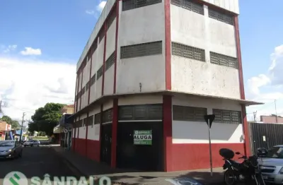 Salão comercial para alugar por r$ 4900.00, 690.00 m2 - jardim pioneiro - paicandu/pr