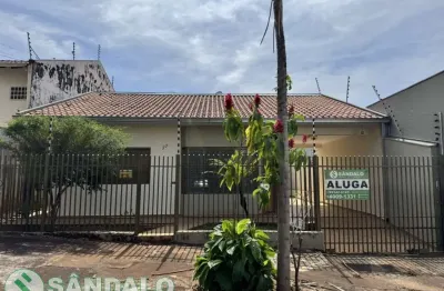 Casa com 3 quartos para alugar por r$ 3200.00, 188.56 m2 - jardim alamar - maringa/pr