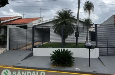 Casa com 2 quartos à venda por r$ 550000.00, 180.00 m2 - parque residencial patricia - maringa/pr