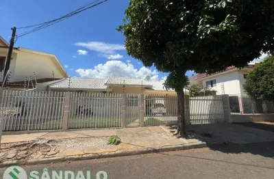 Casa com 3 quartos à venda por r$ 990000.00, 240.00 m2 - jardim monte carlo - maringa/pr