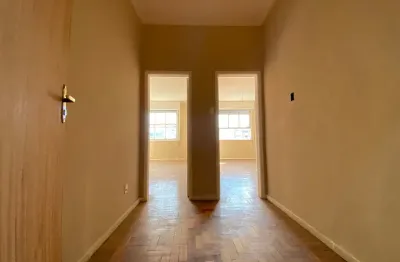 Excelente apartamento sala e quarto no centro de petrópolis!