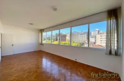 Praça da liberdade, região nobre de petrópolis! 3 quartos sendo 1 suíte!